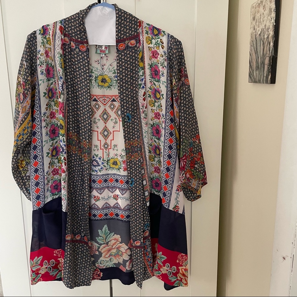Johnny Was 100% silk kimono, size M, long jacket length, open front w/pockets